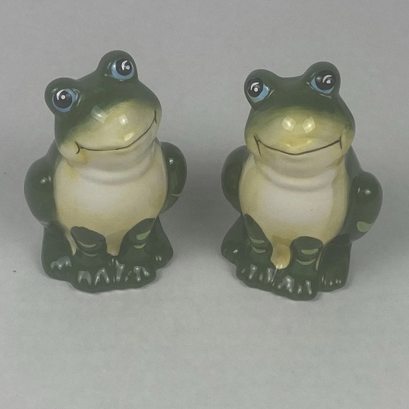 ‎ 🌺 3/$25 🌺 2000’s Ceramic Salt & Pepper Shakers | Green Polka Dot | NEW in box - Picture 2 of 10